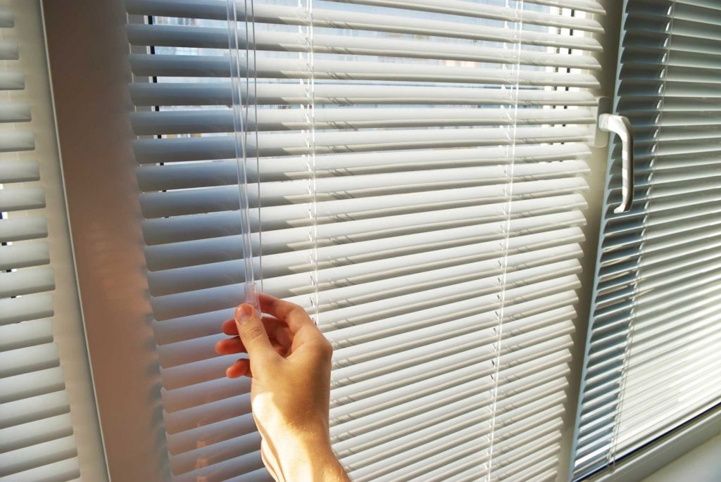 Usa tus ventanas para frenar el calor del verano 