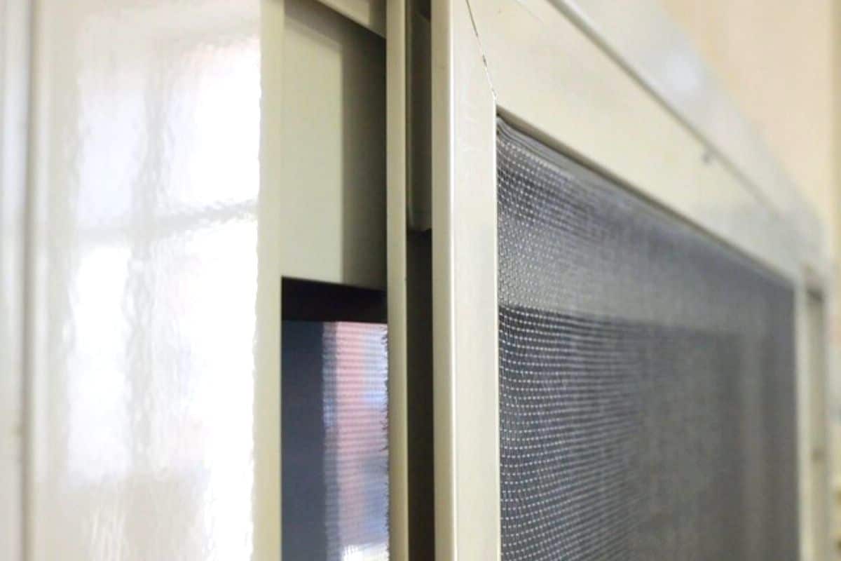Cómo hacer una mosquitera casera para puertas o ventanas